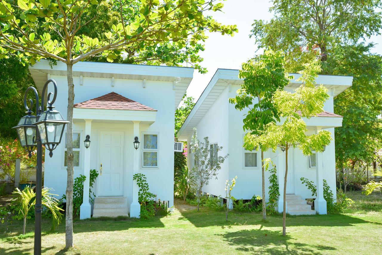 ホテルカサ ブランカ バイ ザ シー Olango Island エクステリア 写真