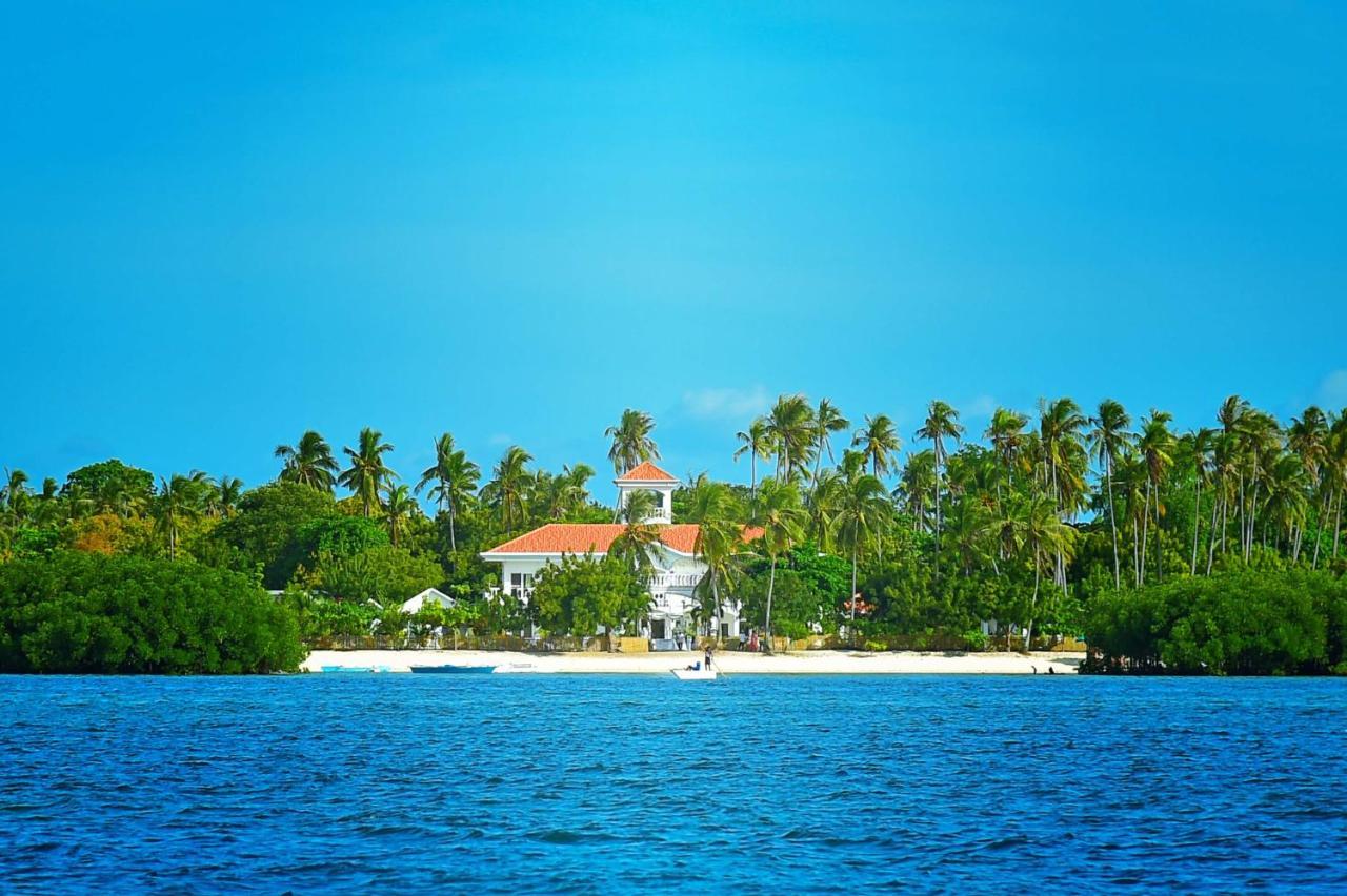 ホテルカサ ブランカ バイ ザ シー Olango Island エクステリア 写真