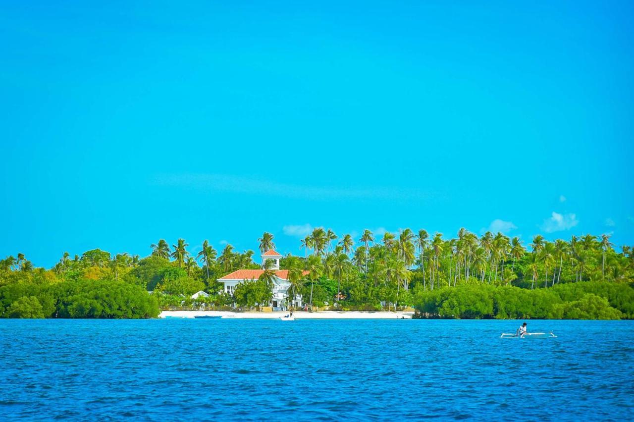 ホテルカサ ブランカ バイ ザ シー Olango Island エクステリア 写真
